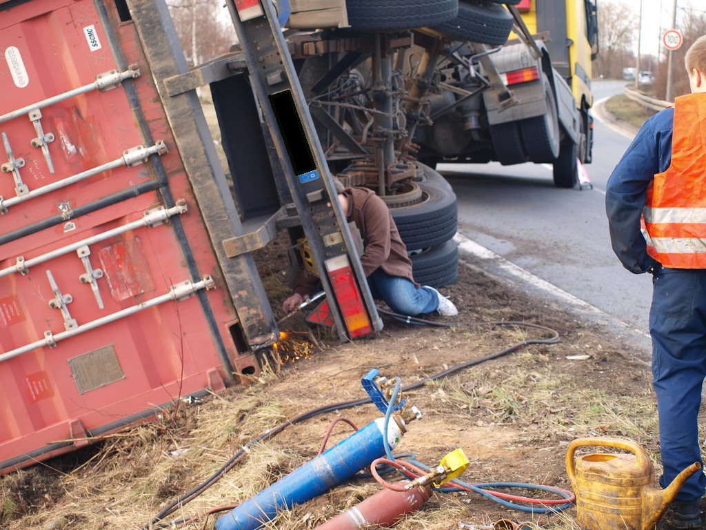 LKW verliert Container Koeln Niehler Ei P060.JPG